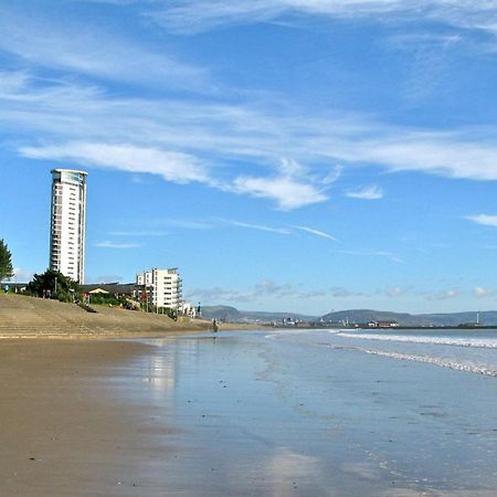 Lovely 2-Bedrooms Apartment Step To The Beach Swansea Bagian luar foto