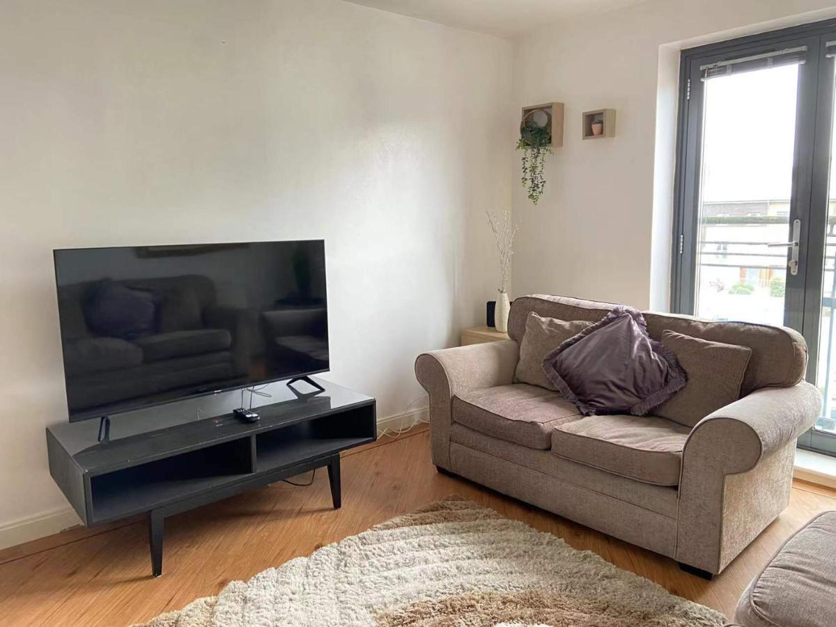 Lovely 2-Bedrooms Apartment Step To The Beach Swansea Bagian luar foto