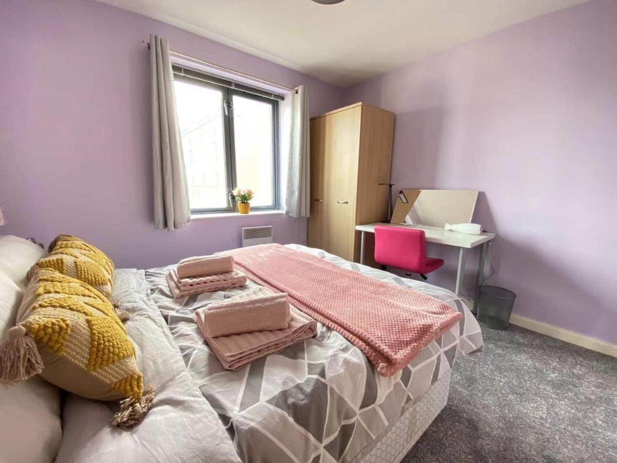 Lovely 2-Bedrooms Apartment Step To The Beach Swansea Bagian luar foto